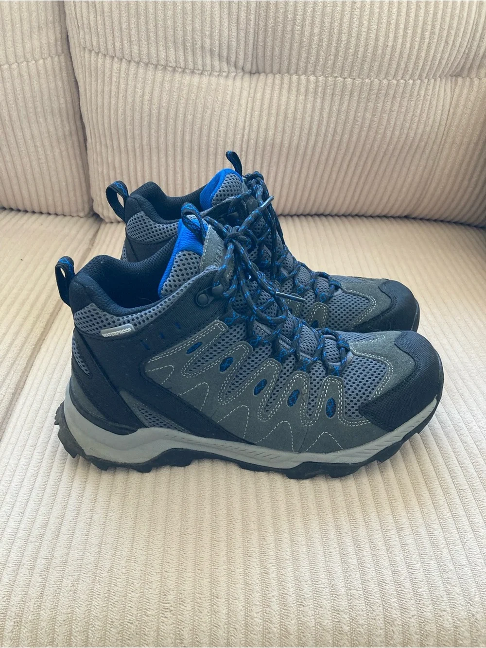 Eddie Bauer Men's Grey and Blue Red Lodge Waterproof Hiking Boots - size 8.5